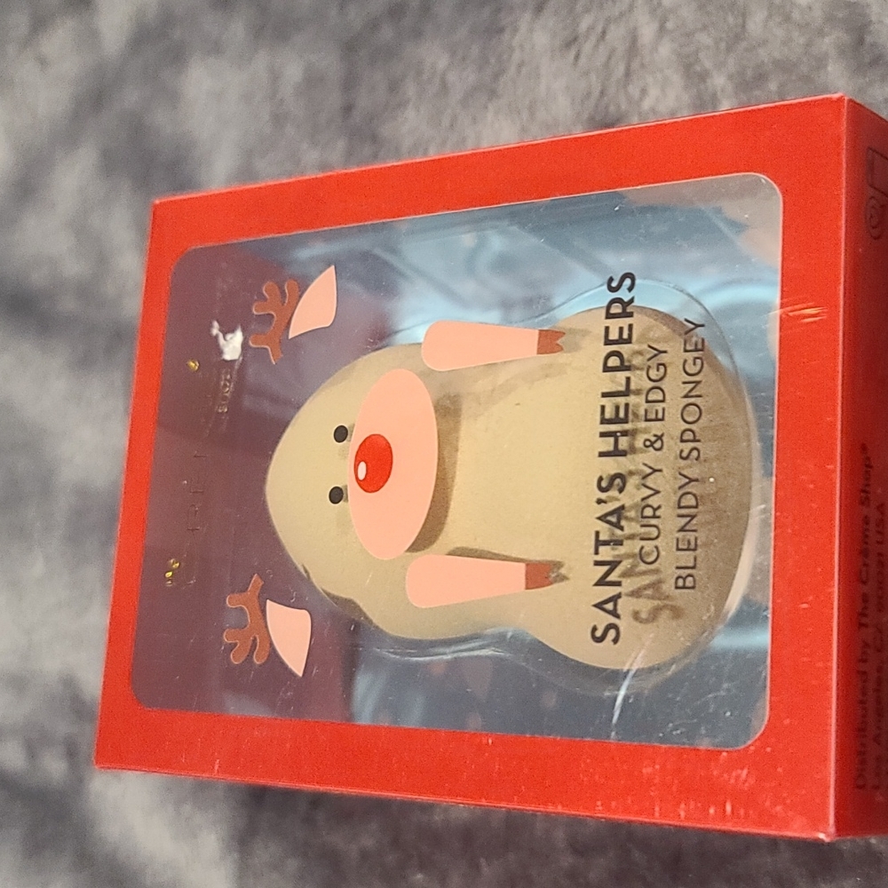 Brand new 2 for 1 blendy spongey by the Crème Shop - Picture 4 of 6